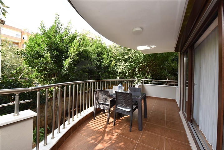 3+1 apartment with separate kitchen in the center of Alanya