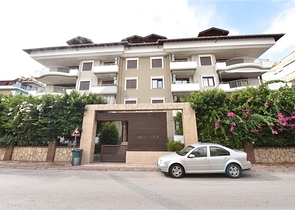 3+1 apartment with separate kitchen in the center of Alanya