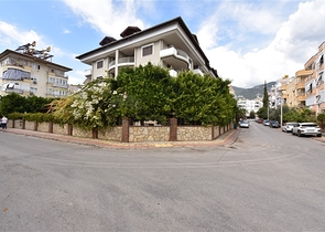 3+1 apartment with separate kitchen in the center of Alanya