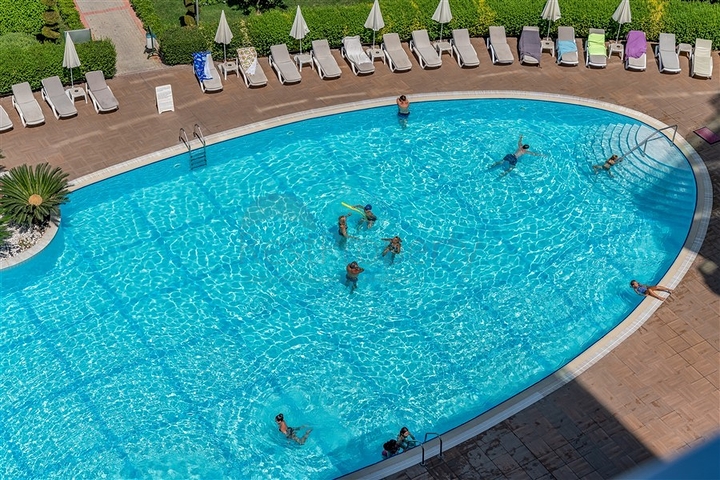 1+1 apartment in a complex with hotel infrastructure in Avsallar district