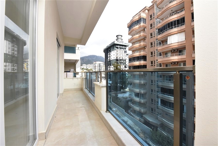 Well managed complex - 2 bedroom apt - in Mahmutlar / Alanya 