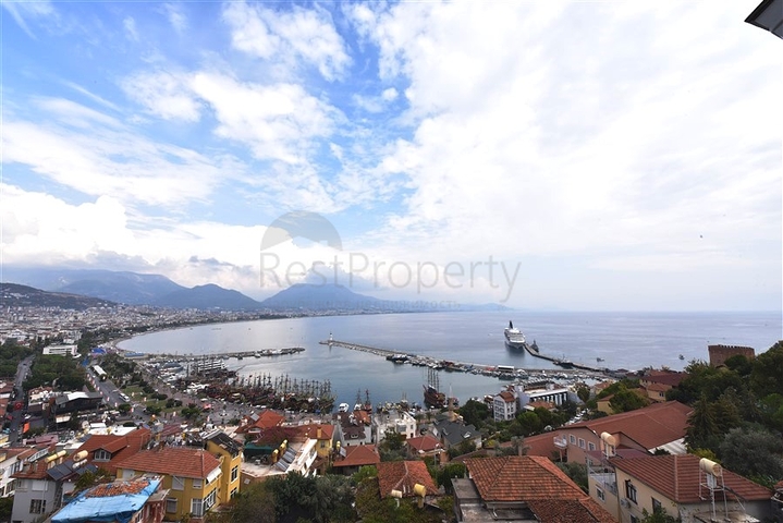 3+1 penthouse for sale in Alanya fortress