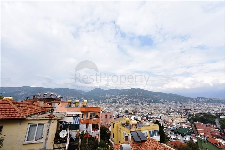 3+1 penthouse for sale in Alanya fortress