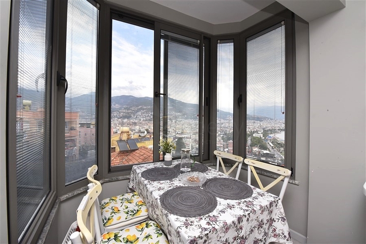 3+1 penthouse for sale in Alanya fortress