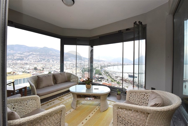 3+1 penthouse for sale in Alanya fortress