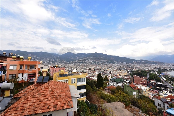 3+1 penthouse for sale in Alanya fortress