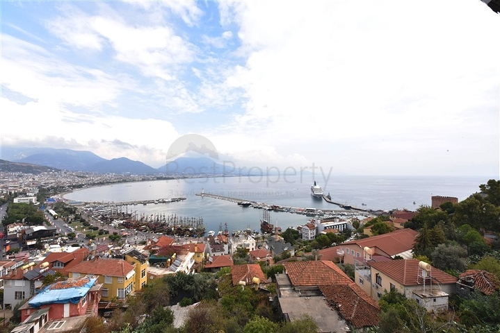 3+1 penthouse for sale in Alanya fortress