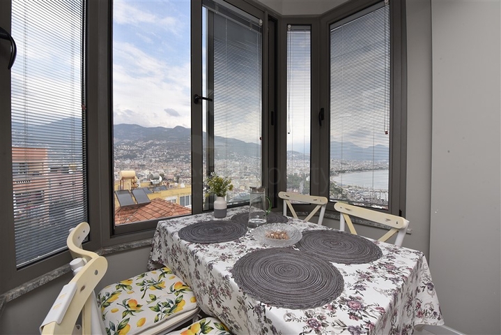 3+1 penthouse for sale in Alanya fortress