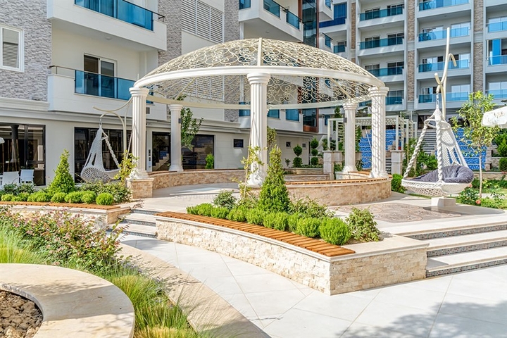 Luxury 2+1 apartment in the most popular complex of Mahmutlar district