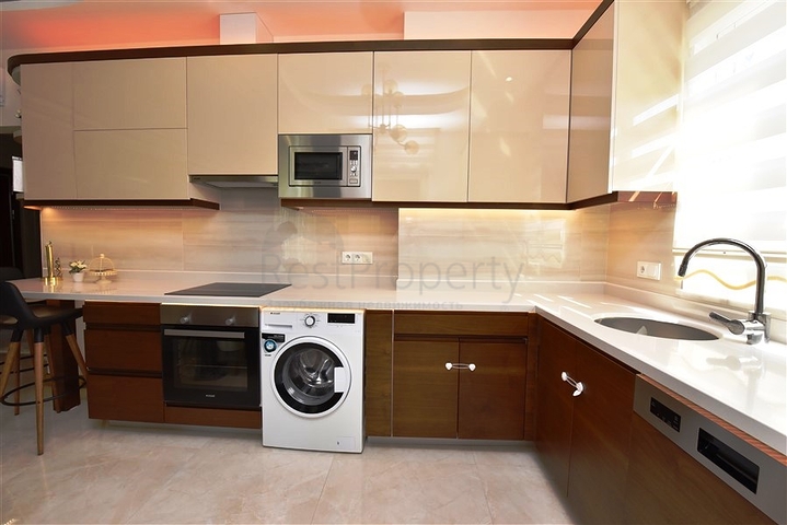 Luxury 2+1 apartment in the most popular complex of Mahmutlar district