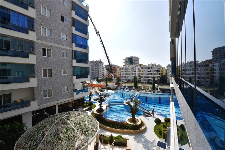Luxury 2+1 apartment in the most popular complex of Mahmutlar district