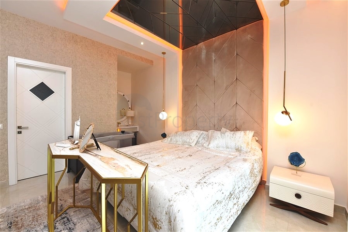 Luxury 2+1 apartment in the most popular complex of Mahmutlar district