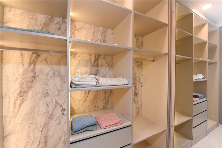 Furnished penthouse in the European area of Oba