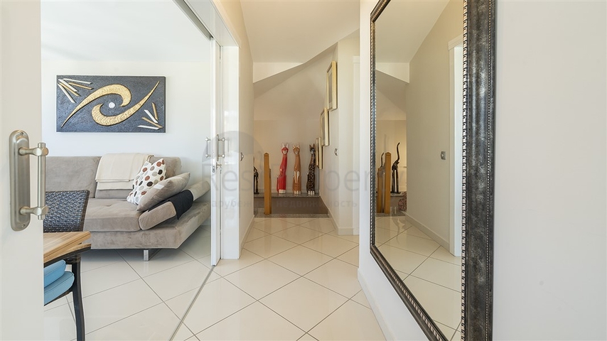 Apartment 4+1 on the first line with the possibility of obtaining citizenship 