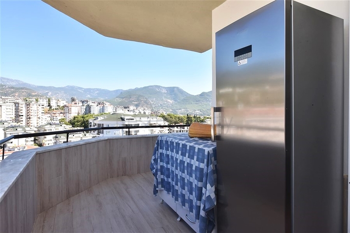 4+1 penthouse with an open view of the sea and the Alanya fortress