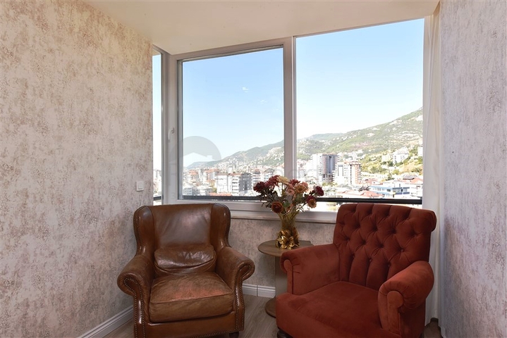 4+1 penthouse with an open view of the sea and the Alanya fortress