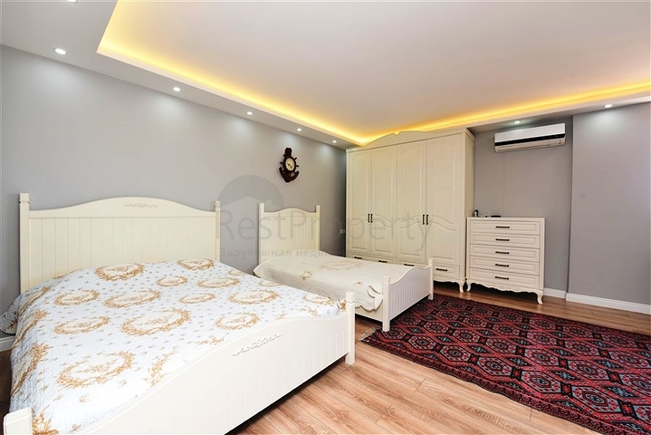 4+1 penthouse with an open view of the sea and the Alanya fortress