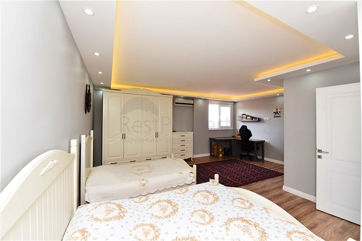 4+1 penthouse with an open view of the sea and the Alanya fortress