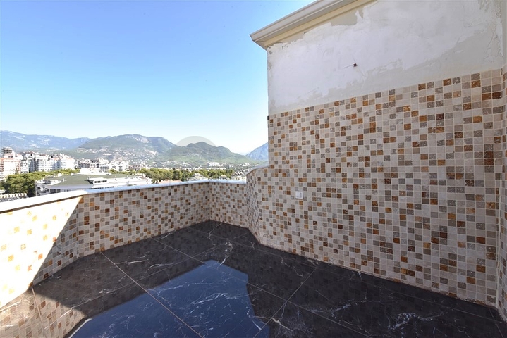 4+1 penthouse with an open view of the sea and the Alanya fortress