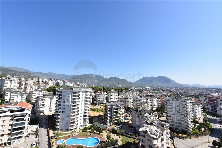 4+1 penthouse with an open view of the sea and the Alanya fortress