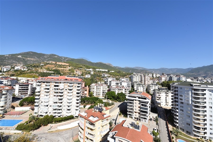 4+1 penthouse with an open view of the sea and the Alanya fortress