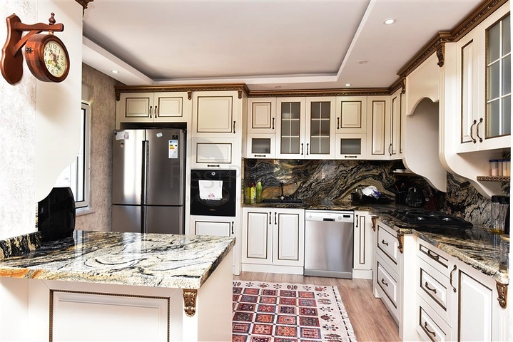 4+1 penthouse with an open view of the sea and the Alanya fortress