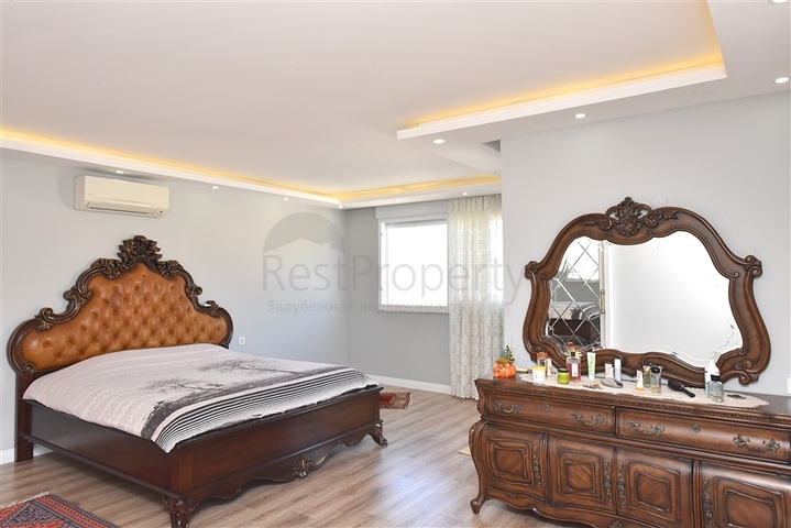 4+1 penthouse with an open view of the sea and the Alanya fortress