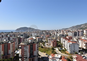 4+1 penthouse with an open view of the sea and the Alanya fortress