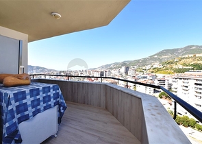 4+1 penthouse with an open view of the sea and the Alanya fortress