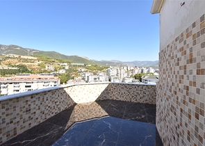 4+1 penthouse with an open view of the sea and the Alanya fortress
