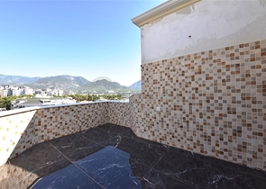 4+1 penthouse with an open view of the sea and the Alanya fortress
