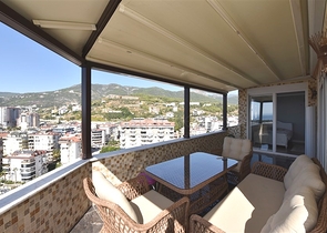 4+1 penthouse with an open view of the sea and the Alanya fortress