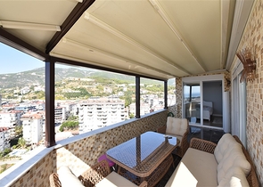 4+1 penthouse with an open view of the sea and the Alanya fortress