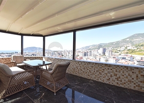 4+1 penthouse with an open view of the sea and the Alanya fortress