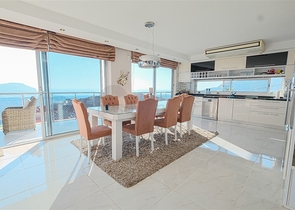 4+1 villa with stunning views and swimming pool