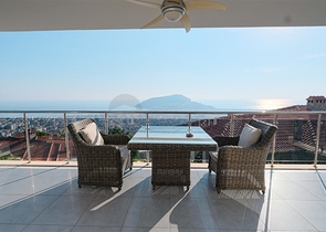 4+1 villa with stunning views and swimming pool