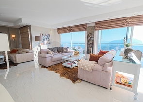 4+1 villa with stunning views and swimming pool