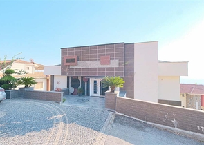 4+1 villa with stunning views and swimming pool