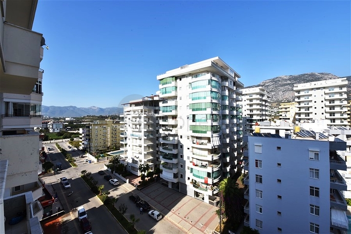 Spacious 2+1 apartment in Mahmutlar district