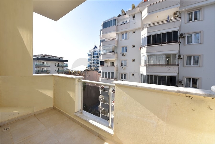 Spacious 2+1 apartment in Mahmutlar district