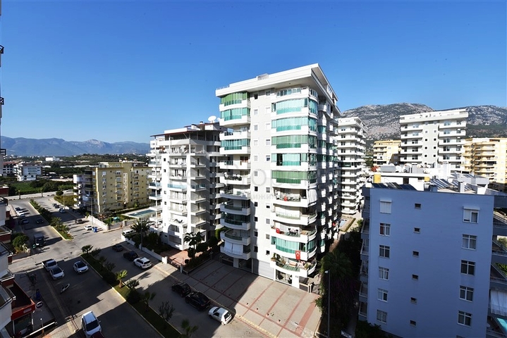 Spacious 2+1 apartment in Mahmutlar district