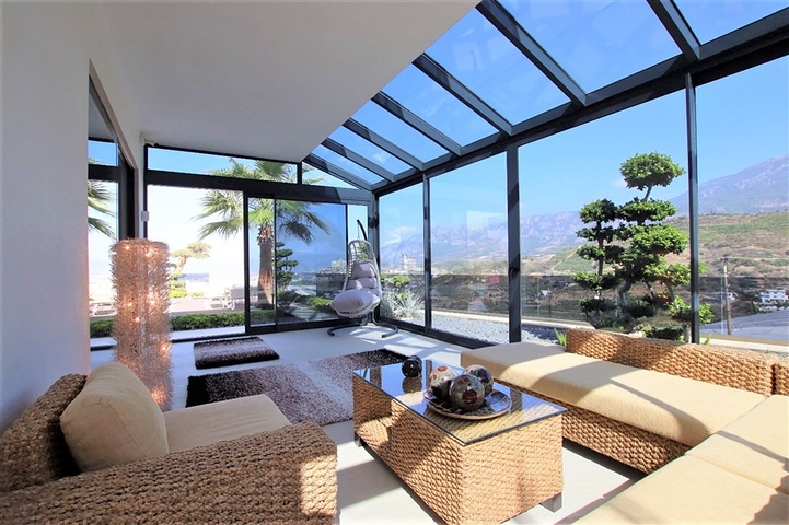 Luxury 4+1 villa with new furniture in a modern style 