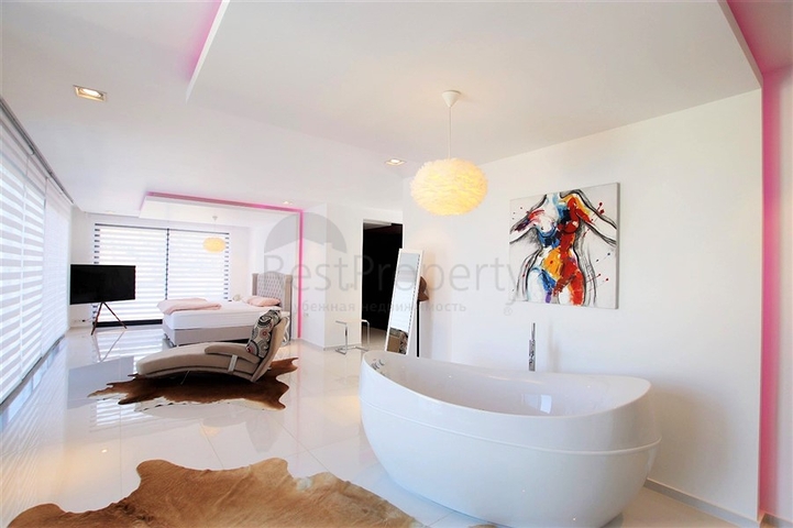 Luxury 4+1 villa with new furniture in a modern style 