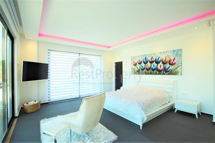 Luxury 4+1 villa with new furniture in a modern style 