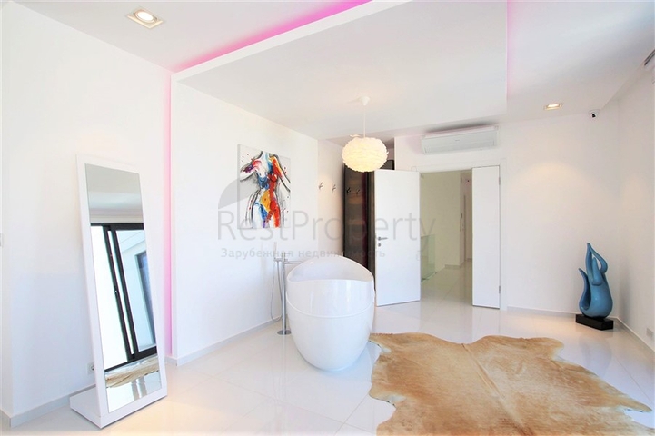 Luxury 4+1 villa with new furniture in a modern style 