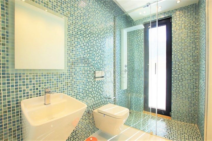 Luxury 4+1 villa with new furniture in a modern style 