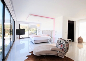 Luxury 4+1 villa with new furniture in a modern style 