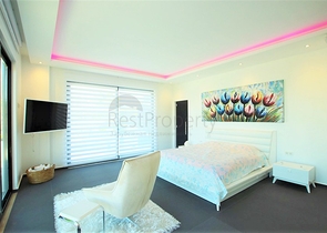 Luxury 4+1 villa with new furniture in a modern style 