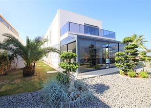 Luxury 4+1 villa with new furniture in a modern style 