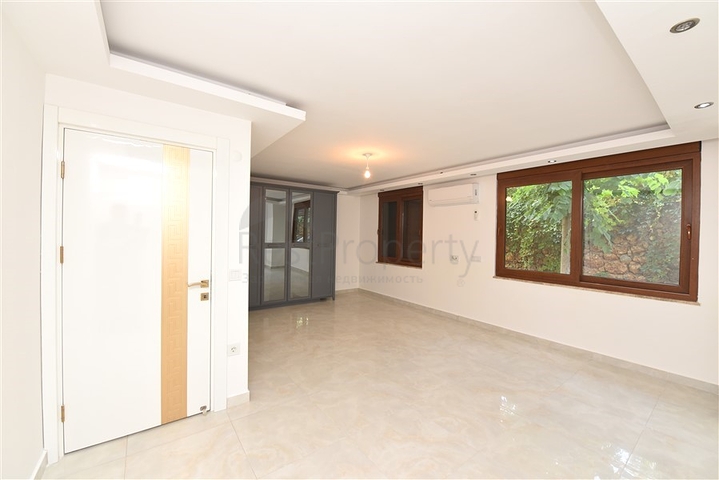 Duplex apartment 4+1 in Kestel